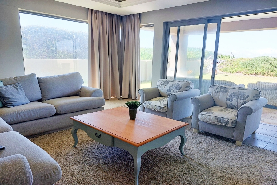 6 Bedroom Property for Sale in Myoli Beach Western Cape